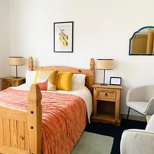 La Maison Du Canal Bed & Breakfast